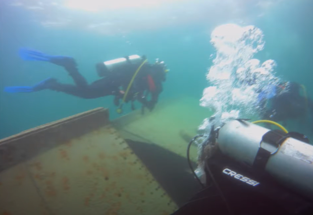 Ontario scuba divers on a wreck